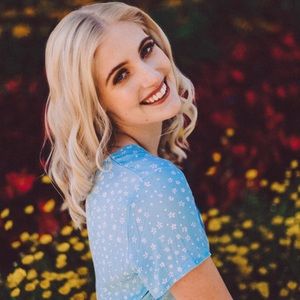 Meet your Posher, Chloe